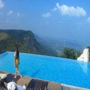 Hills & Hues ***** Kumily